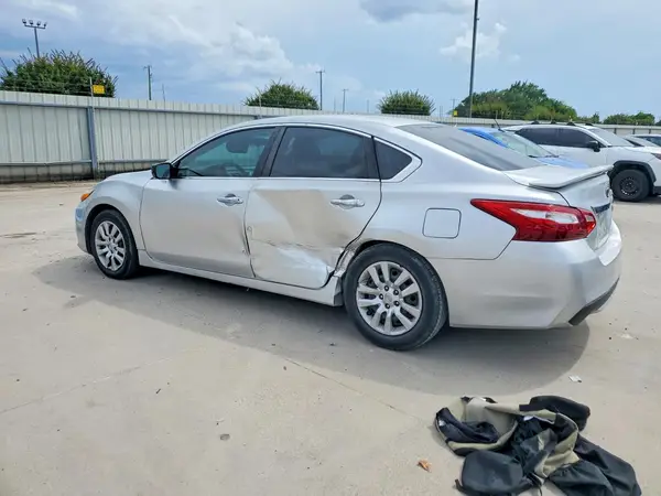 1N4AL3AP0HN352749 2017 NISSAN ALTIMA - Image 2
