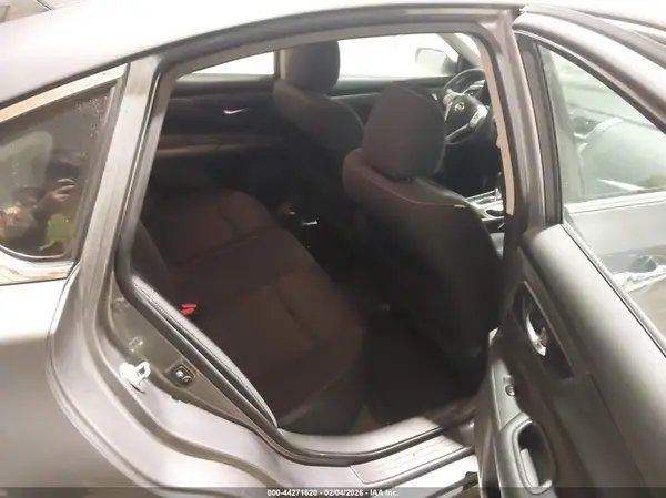 1N4AL3AP0HN365260 2017 NISSAN ALTIMA - Image 8