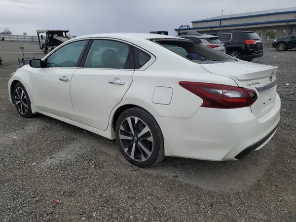 1N4AL3AP0JC108777 2018 NISSAN ALTIMA - Image 2