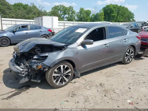 1N4AL3AP0JC109539 2018 NISSAN ALTIMA - Image 2