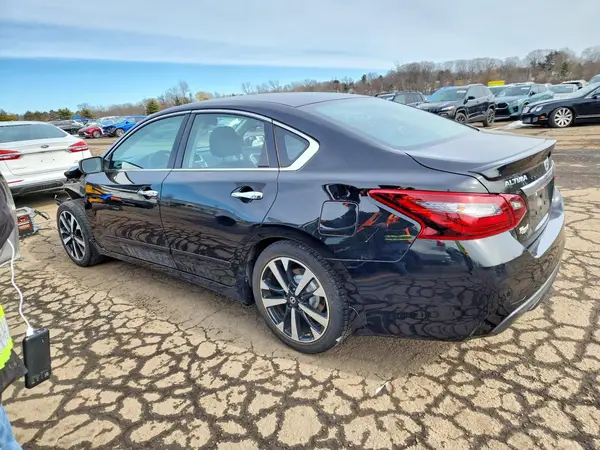 1N4AL3AP0JC110237 2018 NISSAN ALTIMA - Image 2