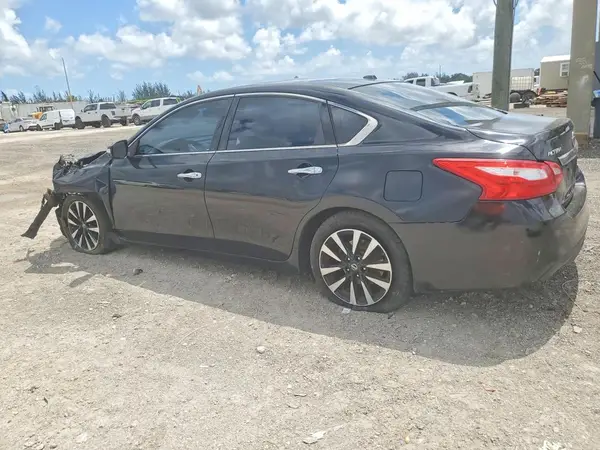 1N4AL3AP0JC111033 2018 NISSAN ALTIMA - Image 2