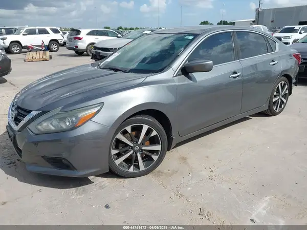 1N4AL3AP0JC113753 2018 NISSAN ALTIMA - Image 2