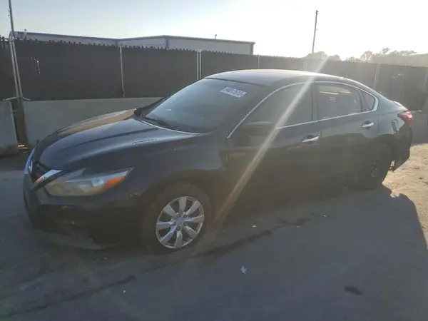 1N4AL3AP0JC118581 2018 NISSAN ALTIMA - Image 1