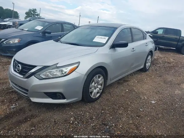 1N4AL3AP0JC119326 2018 NISSAN ALTIMA - Image 2