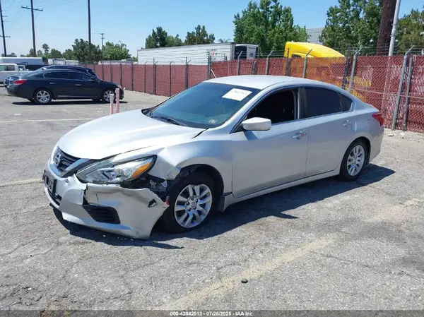 1N4AL3AP0JC121027 2018 NISSAN ALTIMA - Image 2