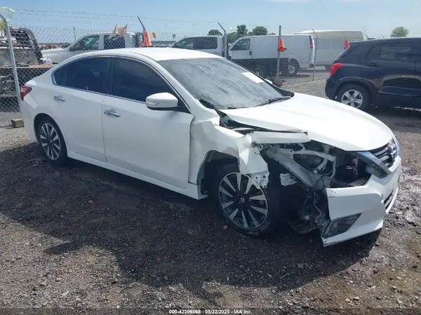1N4AL3AP0JC126695 2018 NISSAN ALTIMA - Image 1