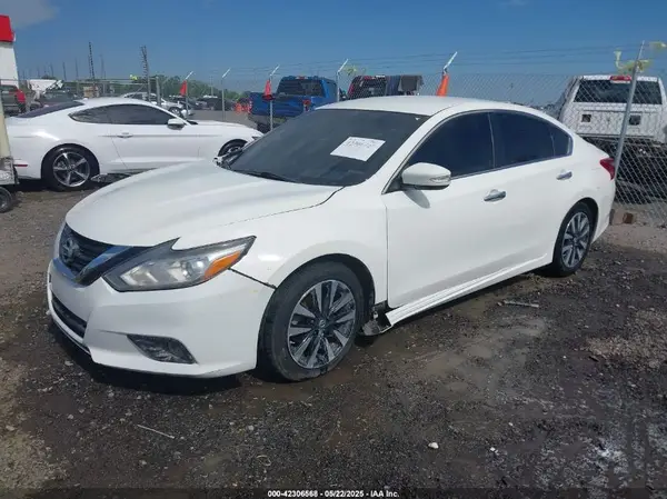 1N4AL3AP0JC126695 2018 NISSAN ALTIMA - Image 2