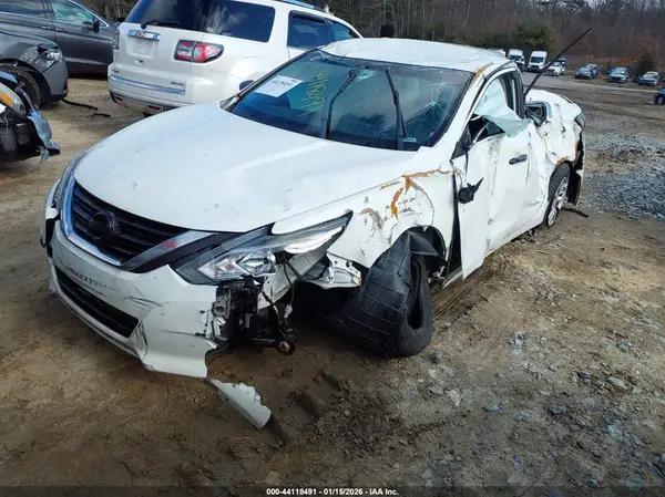 1N4AL3AP0JC128673 2018 NISSAN ALTIMA - Image 2