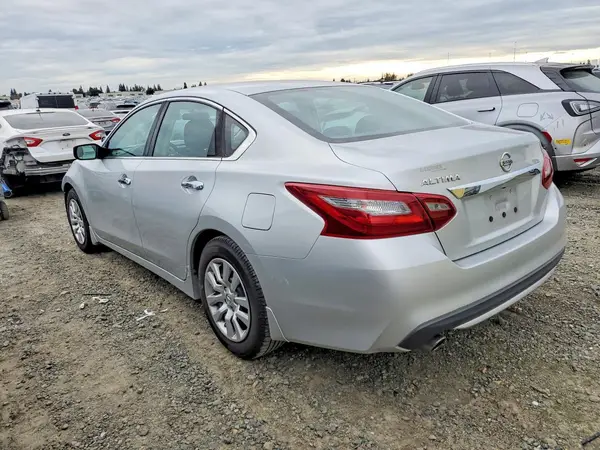 1N4AL3AP0JC130665 2018 NISSAN ALTIMA - Image 2
