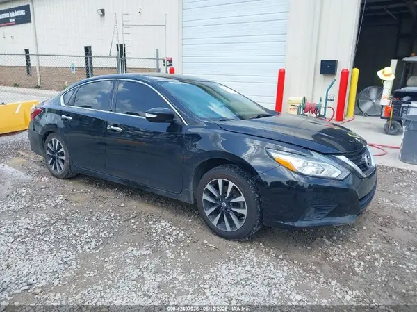 1N4AL3AP0JC133713 2018 NISSAN ALTIMA - Image 1