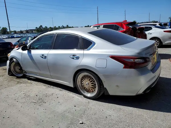 1N4AL3AP0JC136191 2018 NISSAN ALTIMA - Image 2