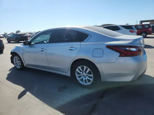1N4AL3AP0JC136207 2018 NISSAN ALTIMA - Image 2