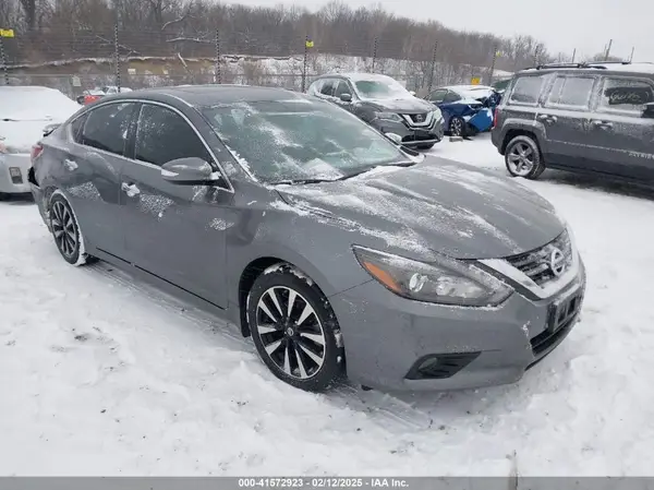 1N4AL3AP0JC136949 2018 NISSAN ALTIMA - Image 1