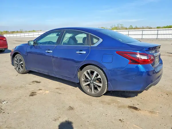 1N4AL3AP0JC137826 2018 NISSAN ALTIMA - Image 2