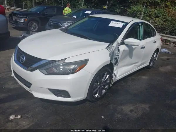 1N4AL3AP0JC138314 2018 NISSAN ALTIMA - Image 2