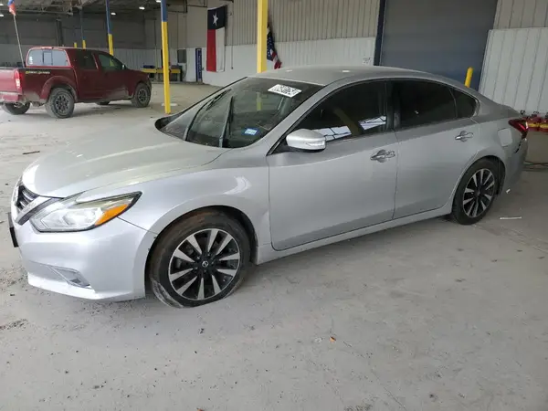 1N4AL3AP0JC138586 2018 NISSAN ALTIMA - Image 1