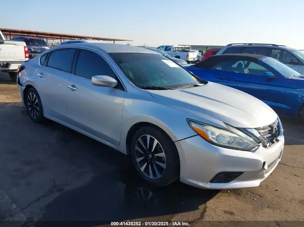 1N4AL3AP0JC142525 2018 NISSAN ALTIMA - Image 1