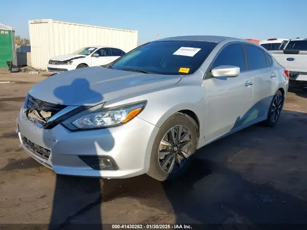 1N4AL3AP0JC142525 2018 NISSAN ALTIMA - Image 2
