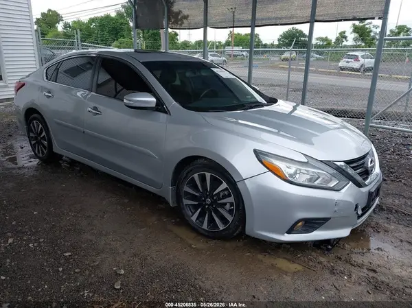 1N4AL3AP0JC142587 2018 NISSAN ALTIMA - Image 1