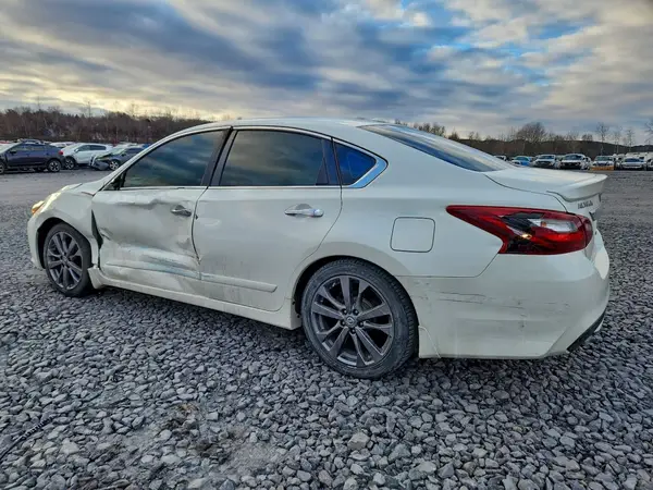 1N4AL3AP0JC142895 2018 NISSAN ALTIMA - Image 2