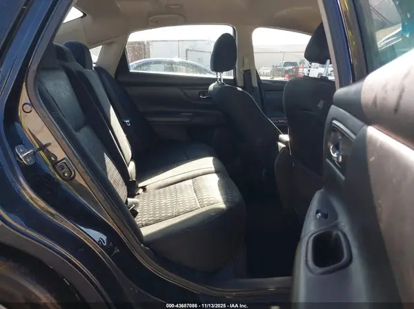 1N4AL3AP0JC143321 2018 NISSAN ALTIMA - Image 8