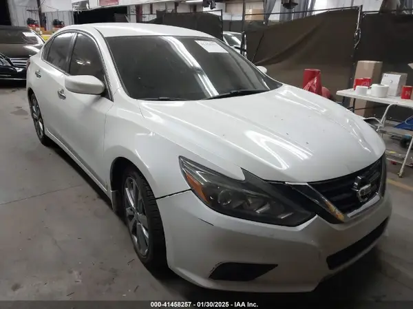 1N4AL3AP0JC144694 2018 NISSAN ALTIMA - Image 1