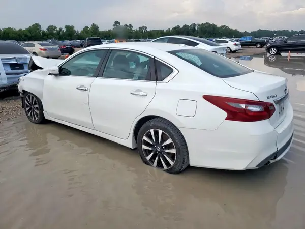 1N4AL3AP0JC153704 2018 NISSAN ALTIMA - Image 2
