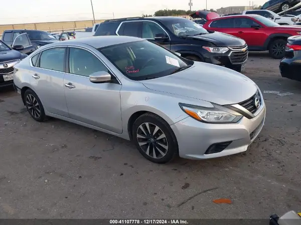 1N4AL3AP0JC156117 2018 NISSAN ALTIMA - Image 1