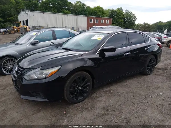 1N4AL3AP0JC157073 2018 NISSAN ALTIMA - Image 2