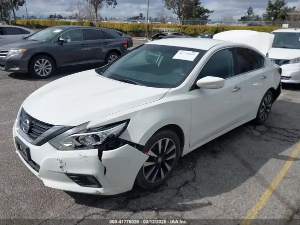 1N4AL3AP0JC157915 2018 NISSAN ALTIMA - Image 2
