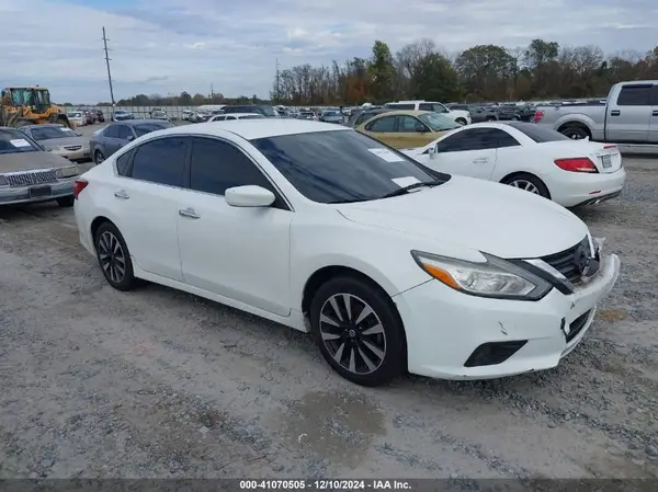 1N4AL3AP0JC161172 2018 NISSAN ALTIMA - Image 1