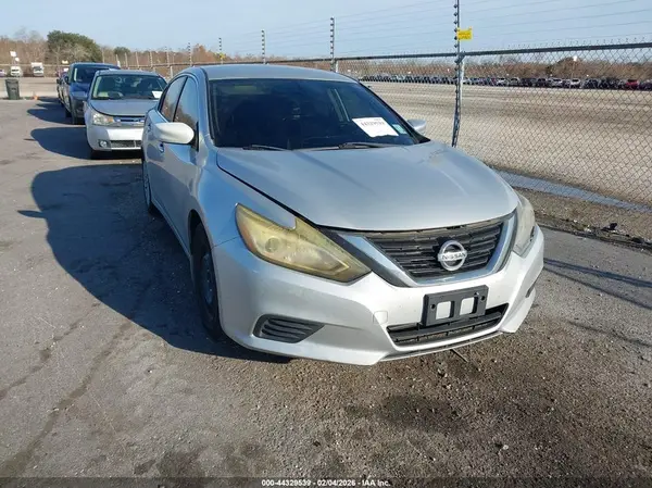 1N4AL3AP0JC161303 2018 NISSAN ALTIMA - Image 1