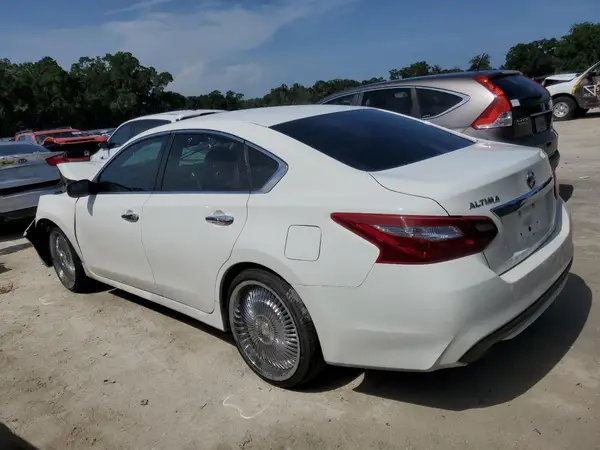 1N4AL3AP0JC161379 2018 NISSAN ALTIMA - Image 2