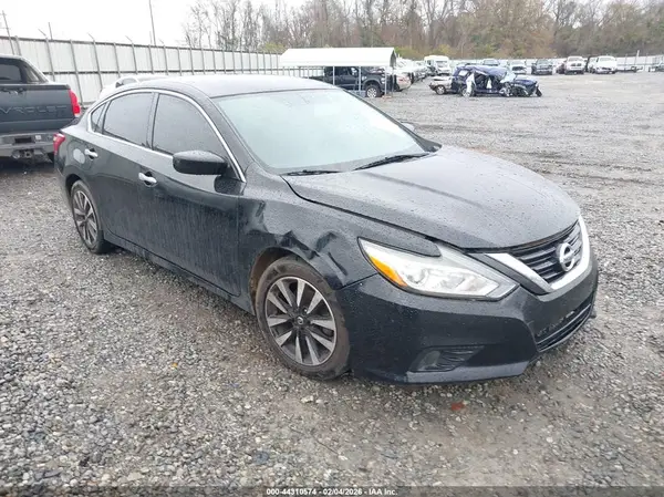 1N4AL3AP0JC164265 2018 NISSAN ALTIMA - Image 1