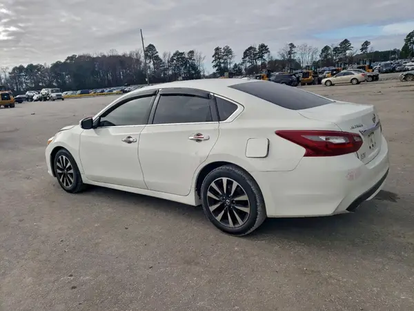 1N4AL3AP0JC165674 2018 NISSAN ALTIMA - Image 2