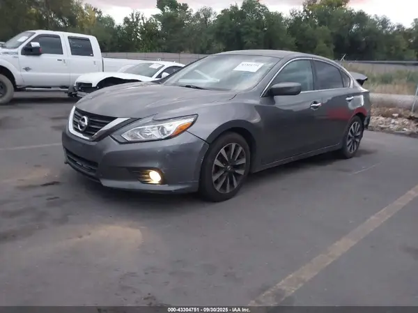 1N4AL3AP0JC165979 2018 NISSAN ALTIMA - Image 2