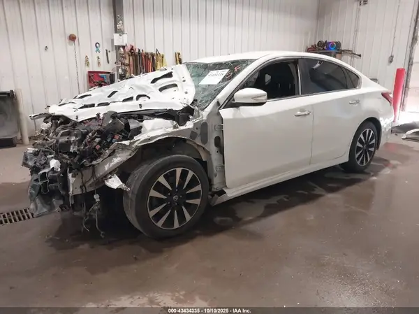 1N4AL3AP0JC167182 2018 NISSAN ALTIMA - Image 2