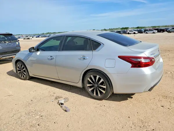 1N4AL3AP0JC167229 2018 NISSAN ALTIMA - Image 2