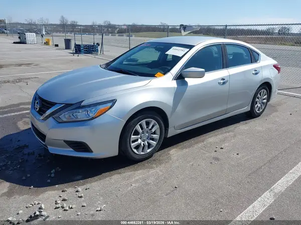 1N4AL3AP0JC168686 2018 NISSAN ALTIMA - Image 2