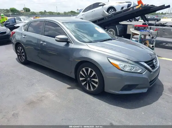 1N4AL3AP0JC170549 2018 NISSAN ALTIMA - Image 1