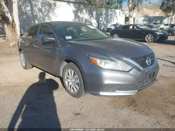 1N4AL3AP0JC170597 2018 NISSAN ALTIMA - Image 1