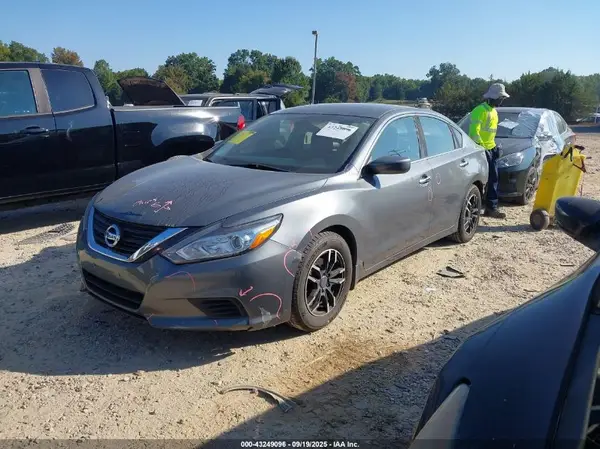 1N4AL3AP0JC172530 2018 NISSAN ALTIMA - Image 2