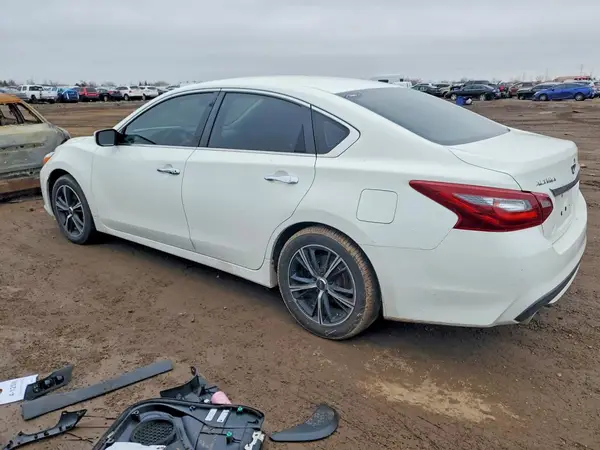 1N4AL3AP0JC172818 2018 NISSAN ALTIMA - Image 2