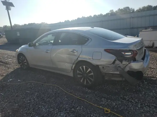 1N4AL3AP0JC173581 2018 NISSAN ALTIMA - Image 2