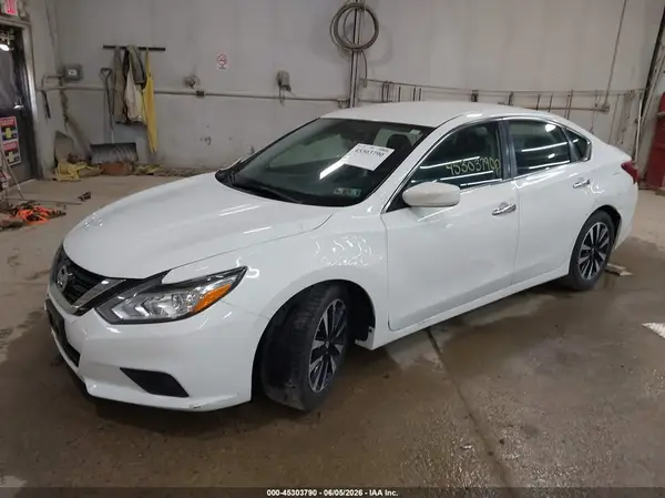 1N4AL3AP0JC174584 2018 NISSAN ALTIMA - Image 2