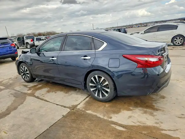 1N4AL3AP0JC179767 2018 NISSAN ALTIMA - Image 2