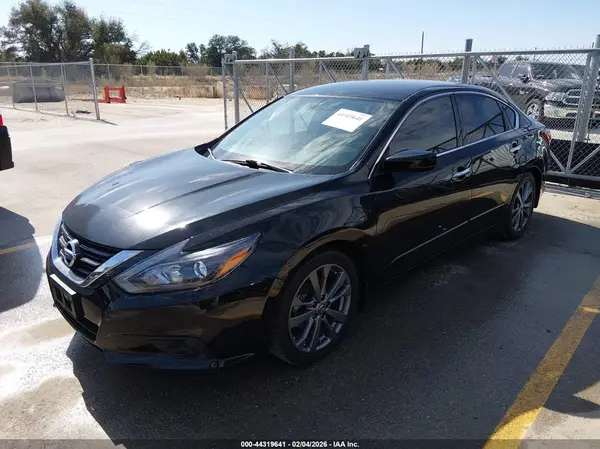 1N4AL3AP0JC180367 2018 NISSAN ALTIMA - Image 2