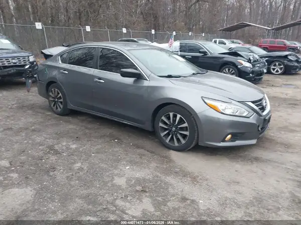1N4AL3AP0JC181678 2018 NISSAN ALTIMA - Image 1