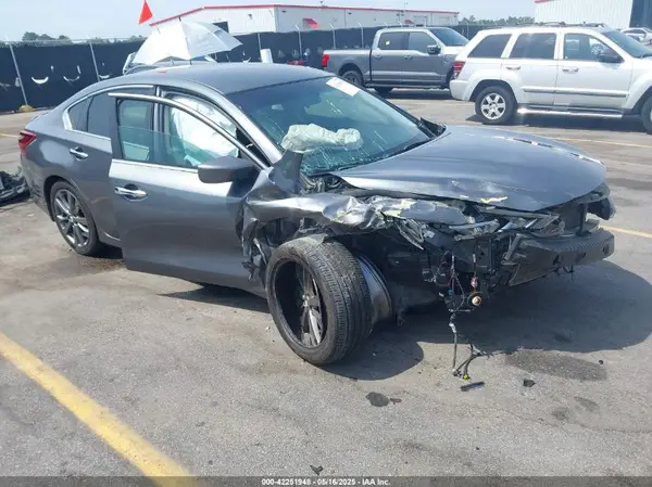 1N4AL3AP0JC181745 2018 NISSAN ALTIMA - Image 1